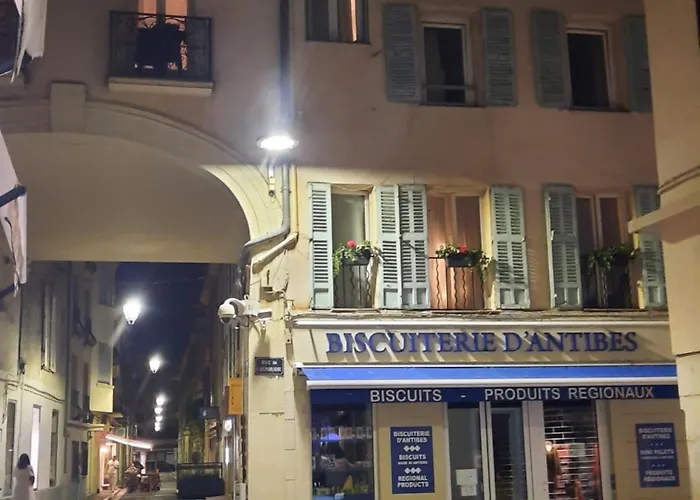 Vieille Ville 1 - Luca\'S Apartment, 1 Bedroom, Max 2 Adults And 2 Kids