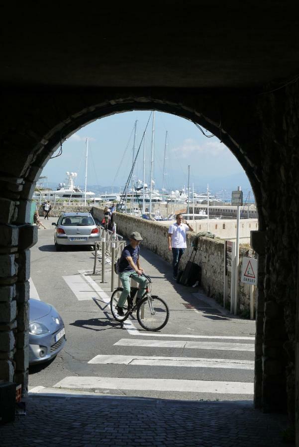 Vieille 1 - Luca's Apartment, 1 Bedroom, Max 2 Adults And 2 Kids * Antibes