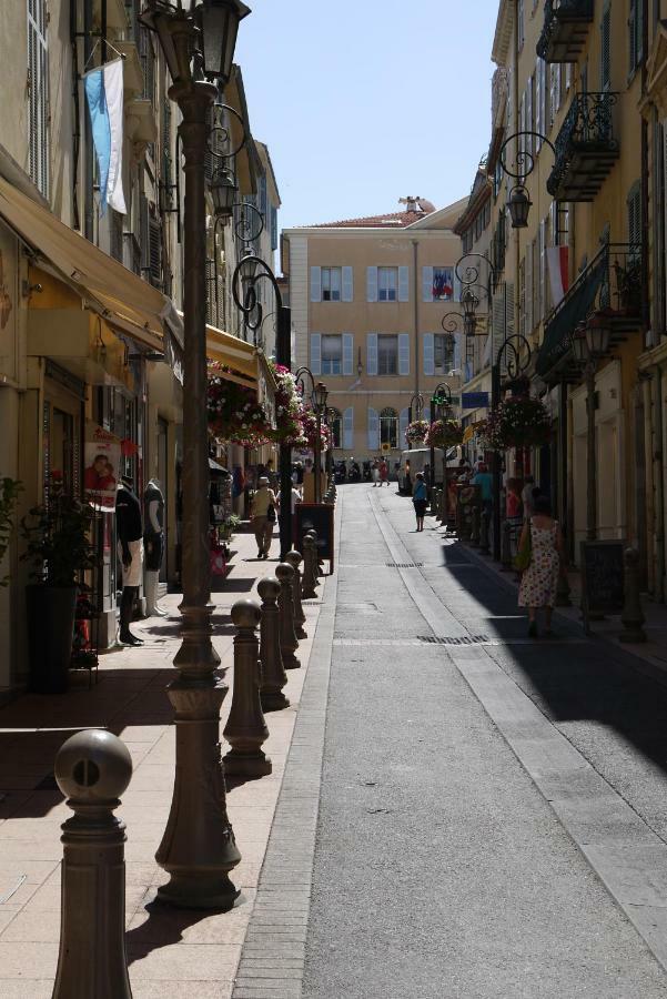 Vieille 1 - Luca's Apartment, 1 Bedroom, Max 2 Adults And 2 Kids * Antibes