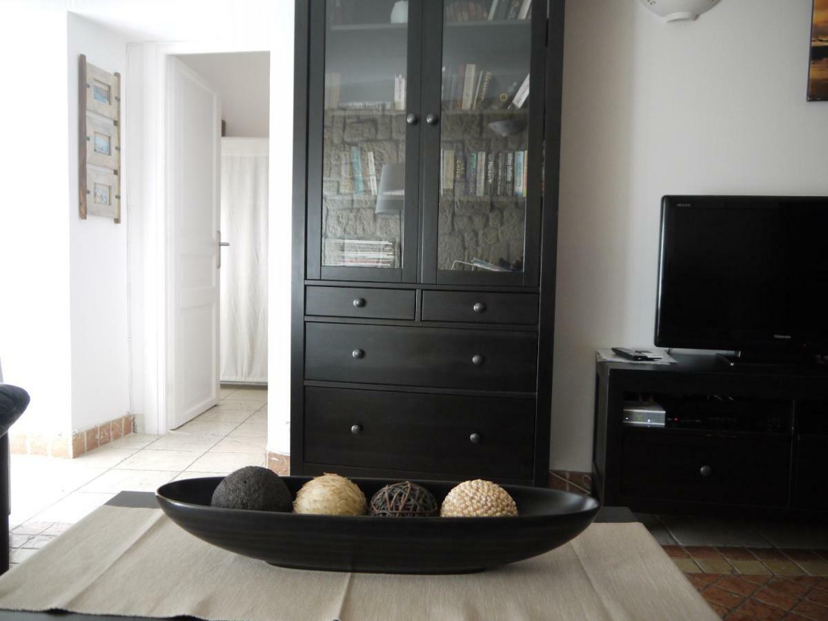 Vieille 1 - Luca's Apartment, 1 Bedroom, Max 2 Adults And 2 Kids Antibes