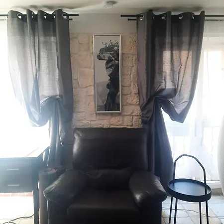 Vieille Ville, 1 bedroom apt, max 2 adults&2 kids Antibes Chambre photo