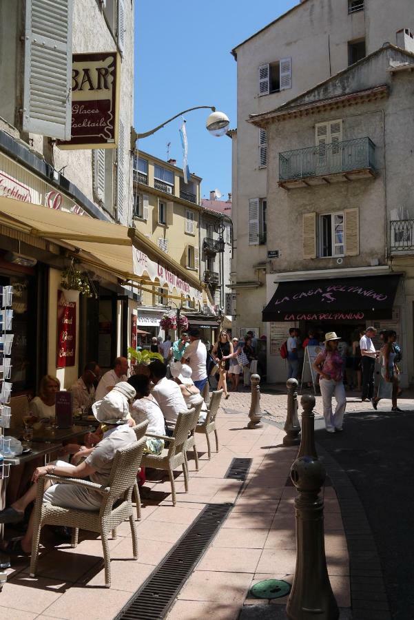 Vieille Ville, 1 Bedroom Apt, Max 2 Adults&2 Kids *