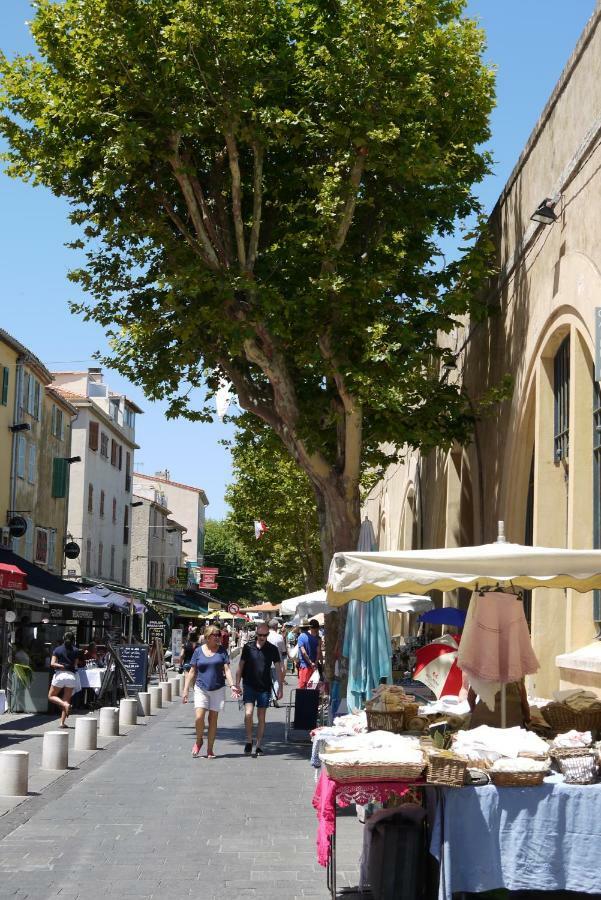 Vieille Ville, 1 Bedroom Apt, Max 2 Adults&2 Kids * Antibes